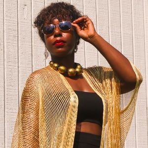 Meet your Posher, Denise